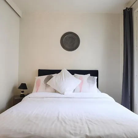 Apartment Charming & Elegant Champs-elysees Paris